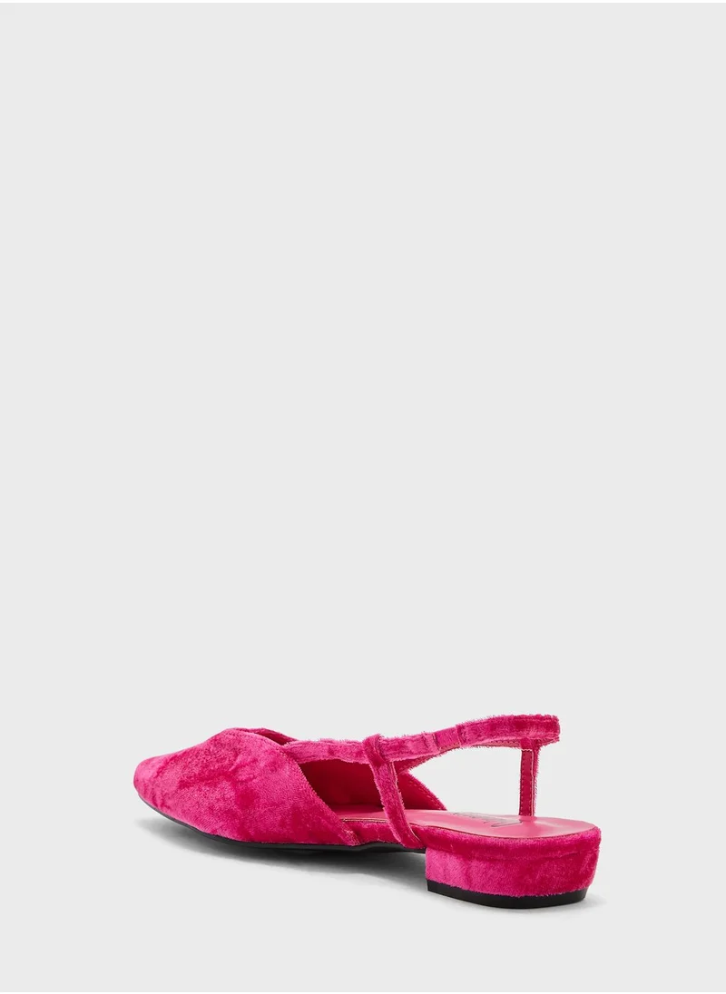 جينجر Velvet Square Toe Ankle Strap Ballerina