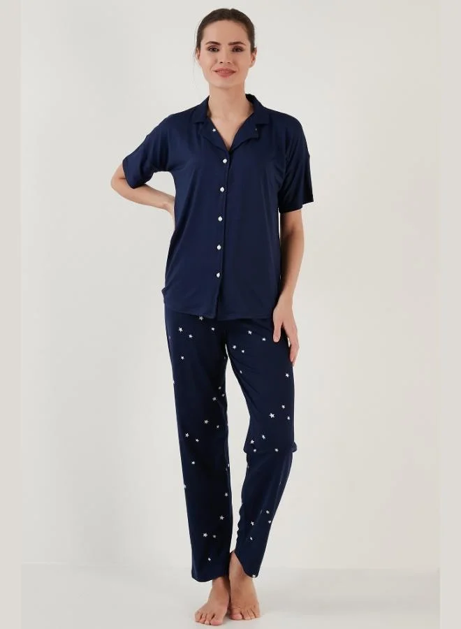 ليلا طقم بيجامة نسائي من ليلا بنقوش وأكمام قصيرة وخصر مطاطي وياقة قميص منسوج