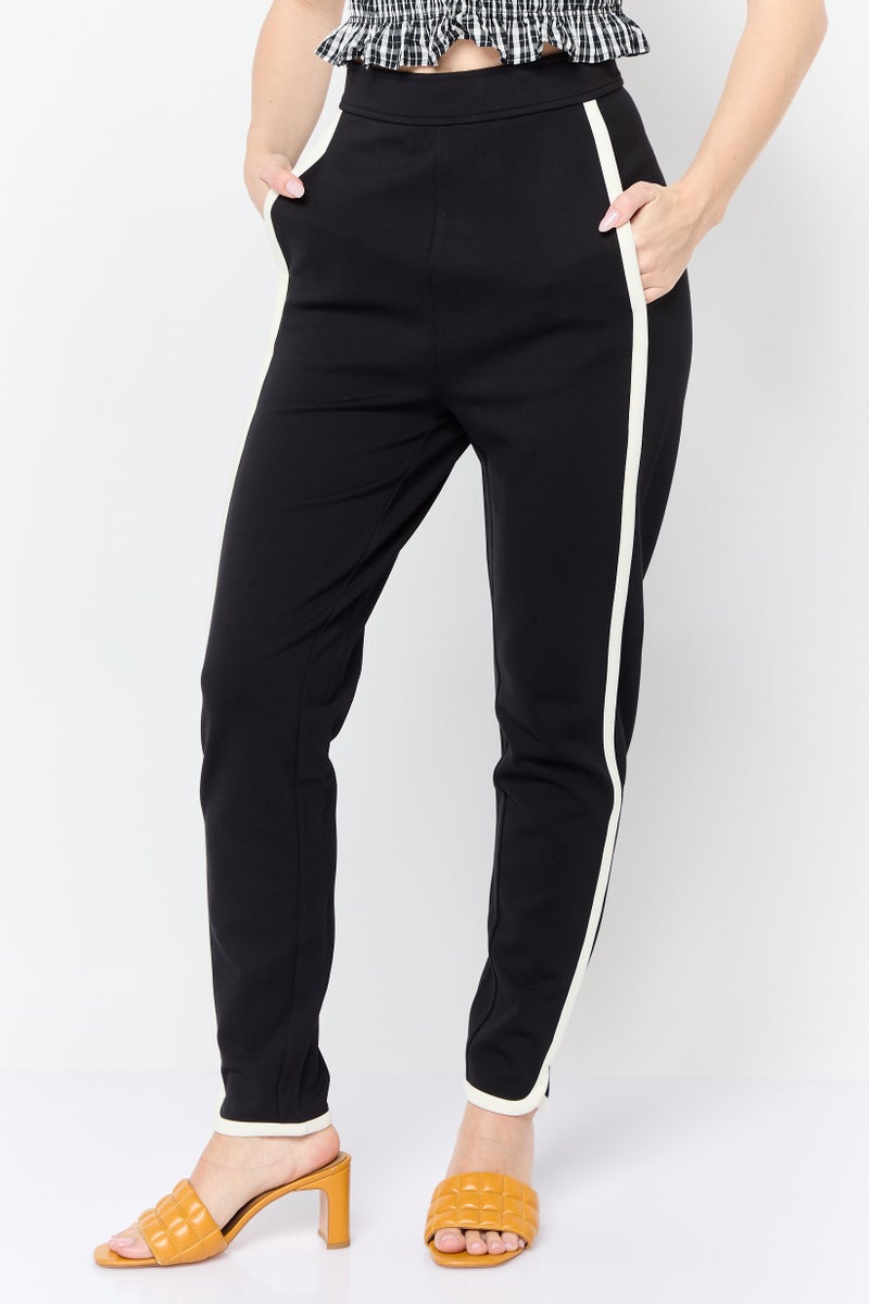 Juicy Couture سروال نسائي بقصة مستقيمة عادية، أسود - Image 1