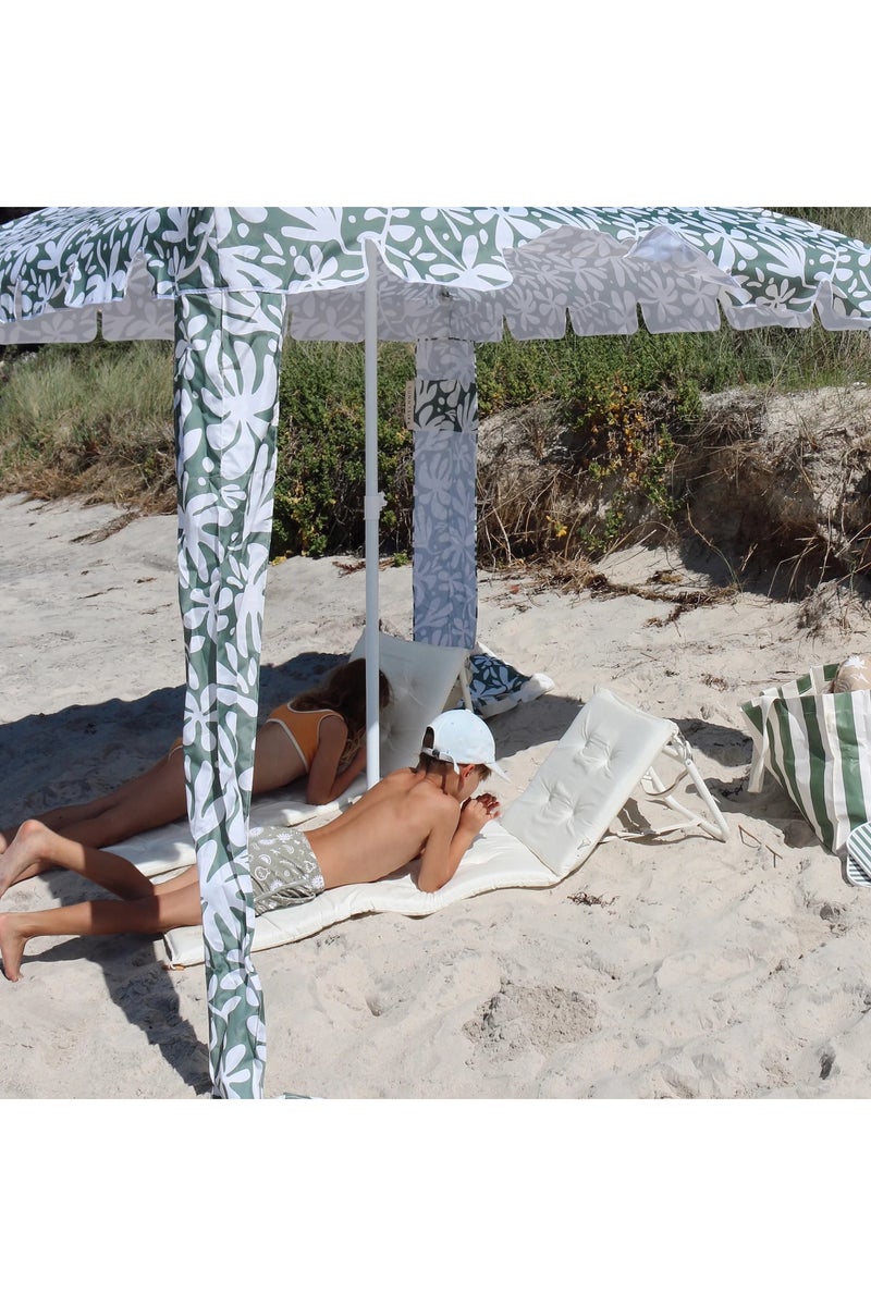 Sunnylife Reclining Beach Chair for Adults, Casa Cream, Adjustable Foldable Outdoor Lounger, Portable & Comfortable for Beach, Camping & Patio, Camping Essentials - Image 3