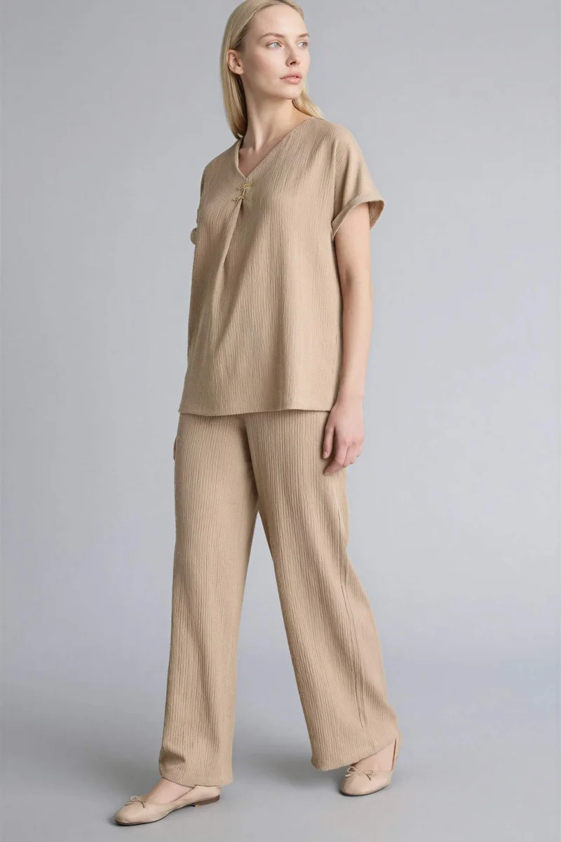 ديفاكتو Straight Fit Regular Hem Trousers