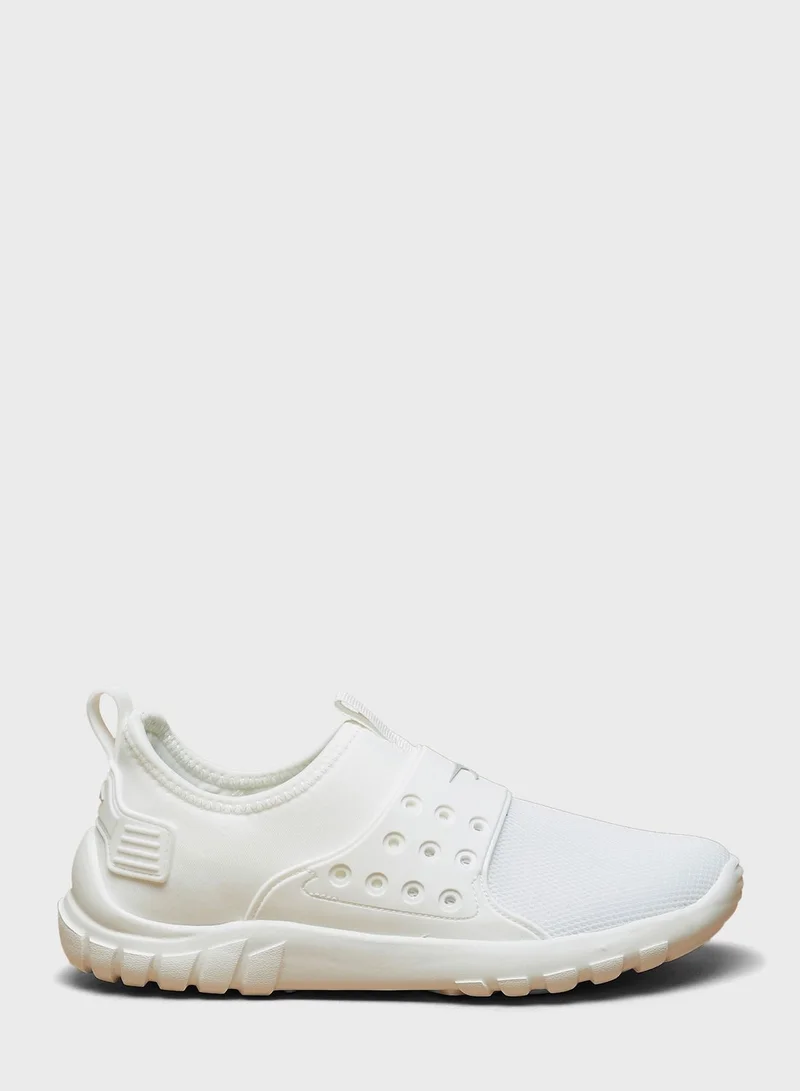 Dash Youth Casual Sneakers