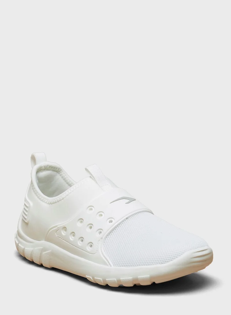 Dash Youth Casual Sneakers