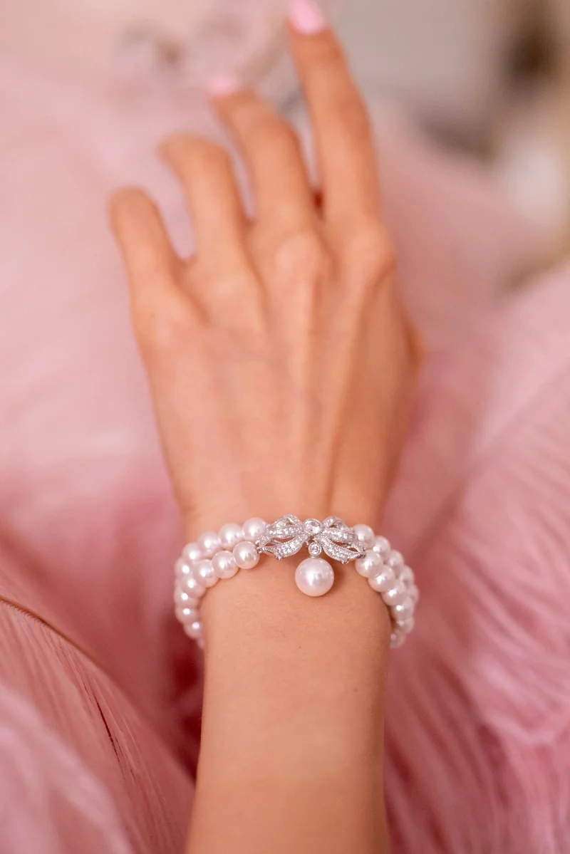 Sissi' Double Strand Pearl Bracelet with Silver Bow