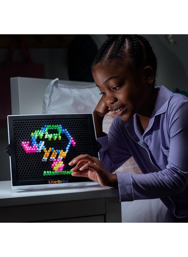 Lite Brite لايت برايت كلاسيك، لعبة ريترو المفضلة - اصنع فنًا بالضوء، STEM، تعليمية، عطلة، عيد ميلاد، هدية، أولاد، أطفال، صغار، بنات من عمر 4 سنوات وما فوق - Image 4