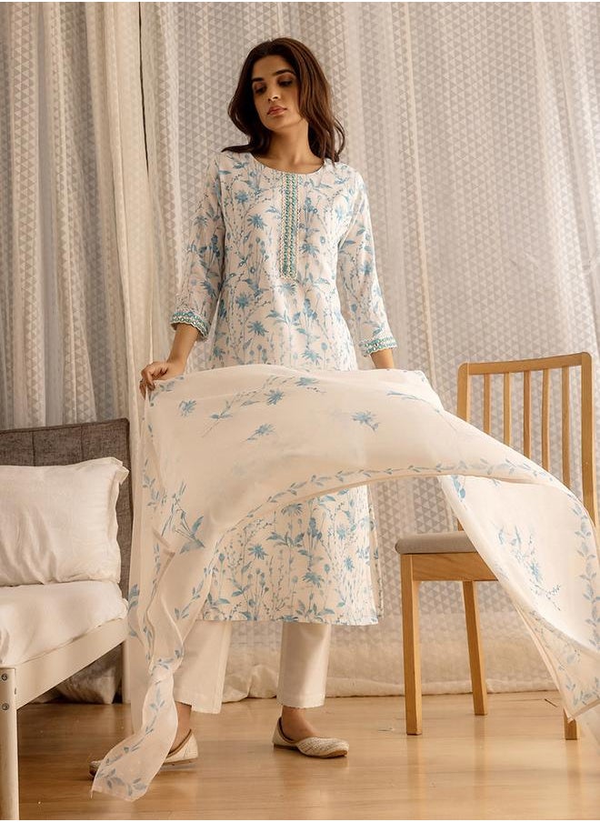 DW Floral Printed Embroidered Kurta and Trousers with Dupatta Set by Styli  - Image 2