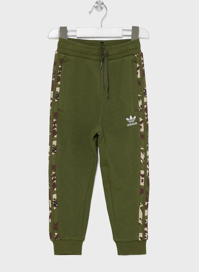 adidas Originals Essential Hoodie Sweatpant Set