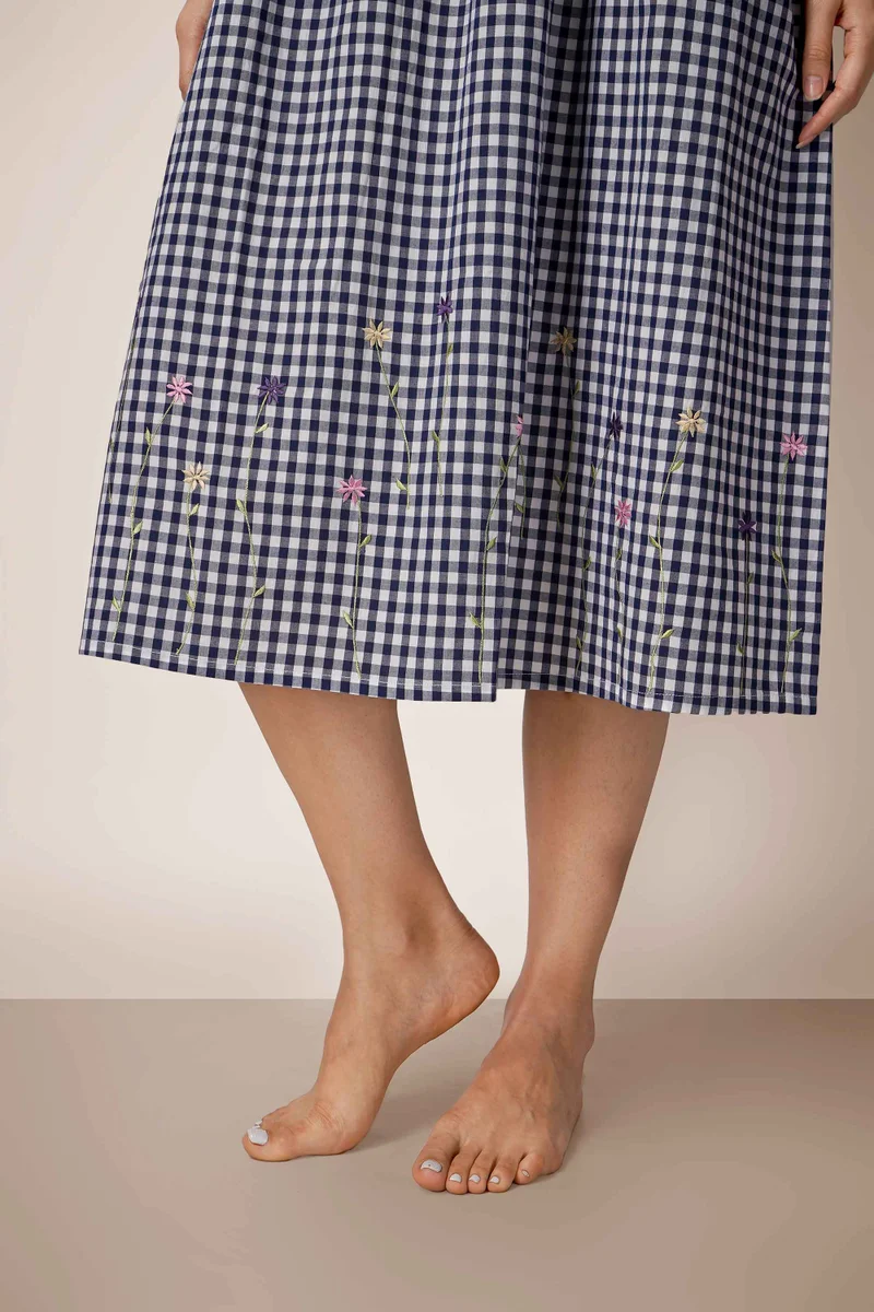 افتر دارك قميص نوم مطرز بأكمام ثلاثة أرباع