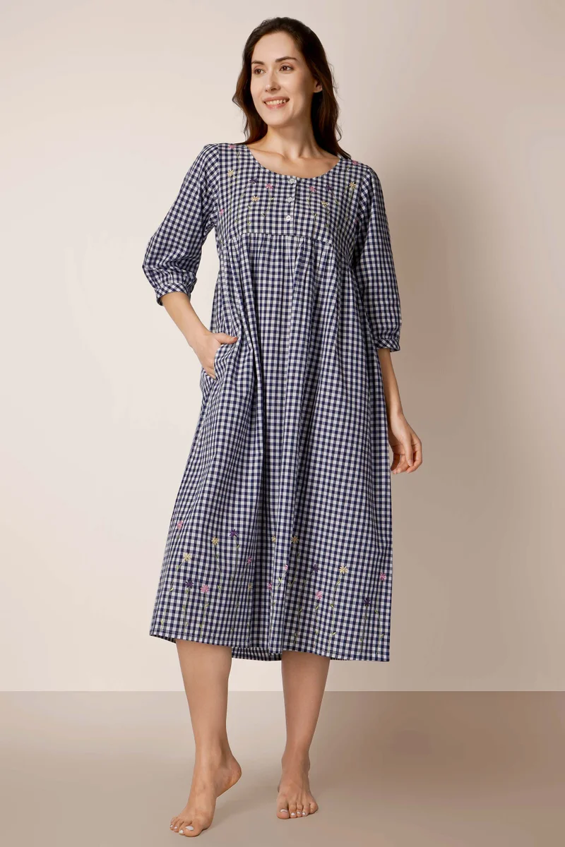 After Dark Daisy, Embroidered 3/4th Sleeve Nightdress