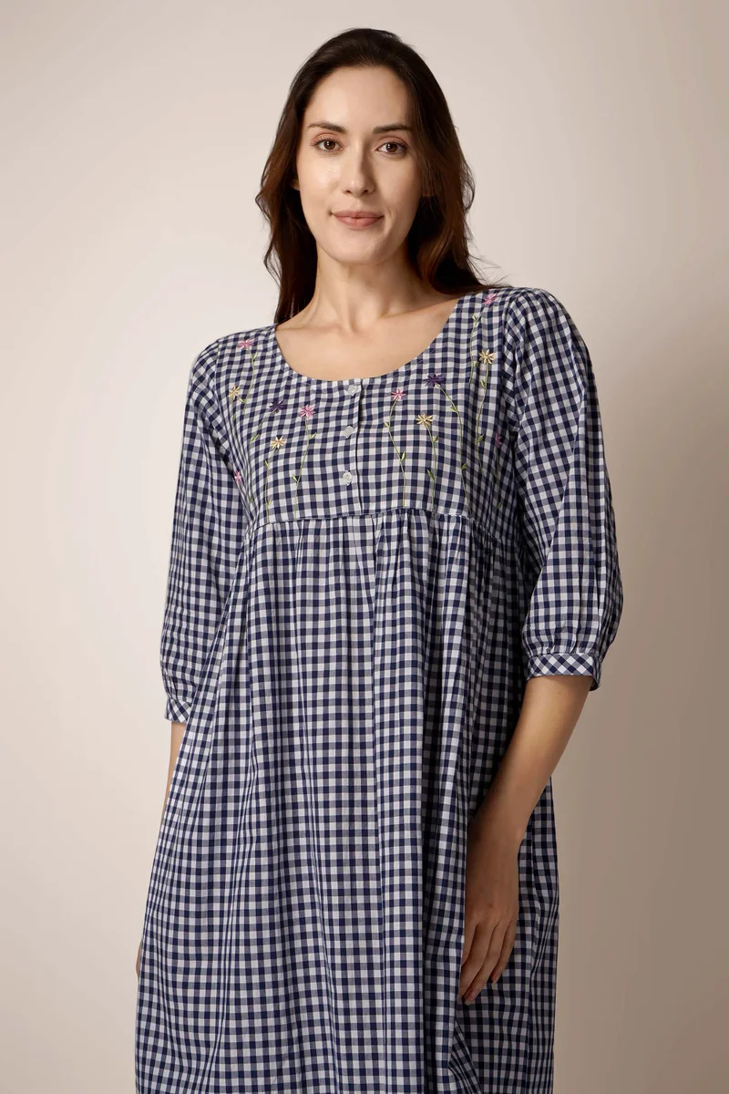 افتر دارك قميص نوم مطرز بأكمام ثلاثة أرباع