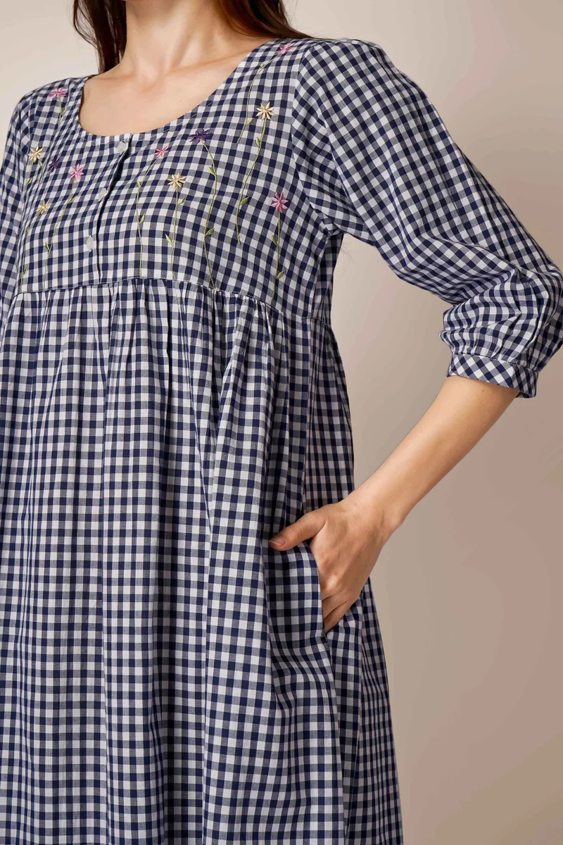 افتر دارك قميص نوم مطرز بأكمام ثلاثة أرباع