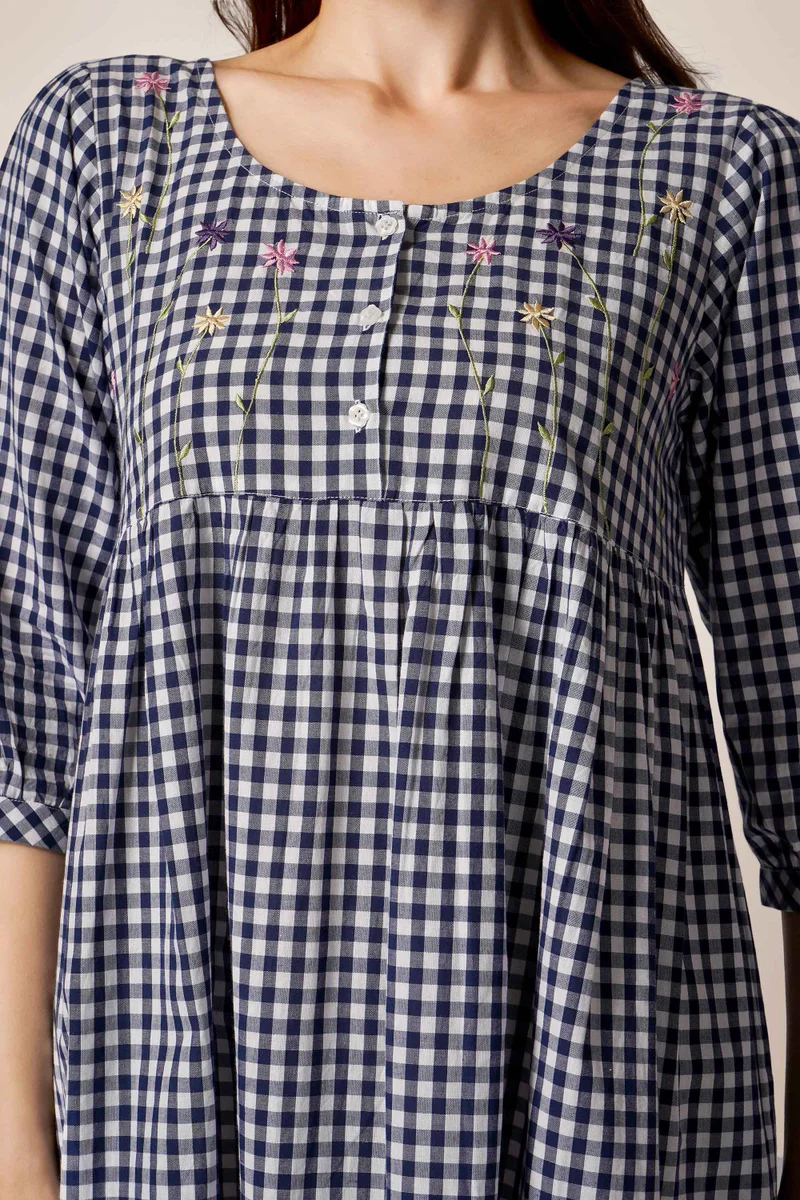 افتر دارك قميص نوم مطرز بأكمام ثلاثة أرباع