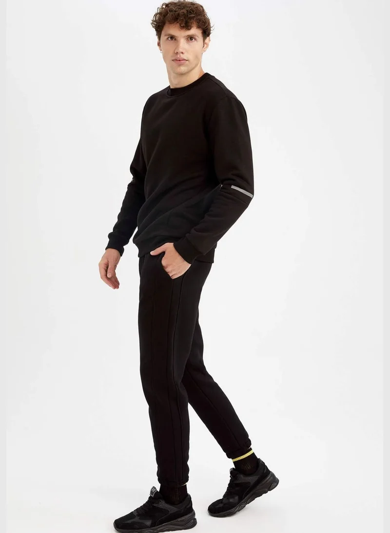 ديفاكتو Man Knitted Jogger