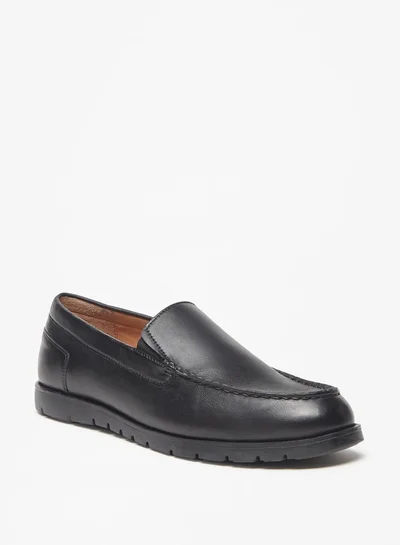 لو كونفورت Men Solid Slip-On Moccasins