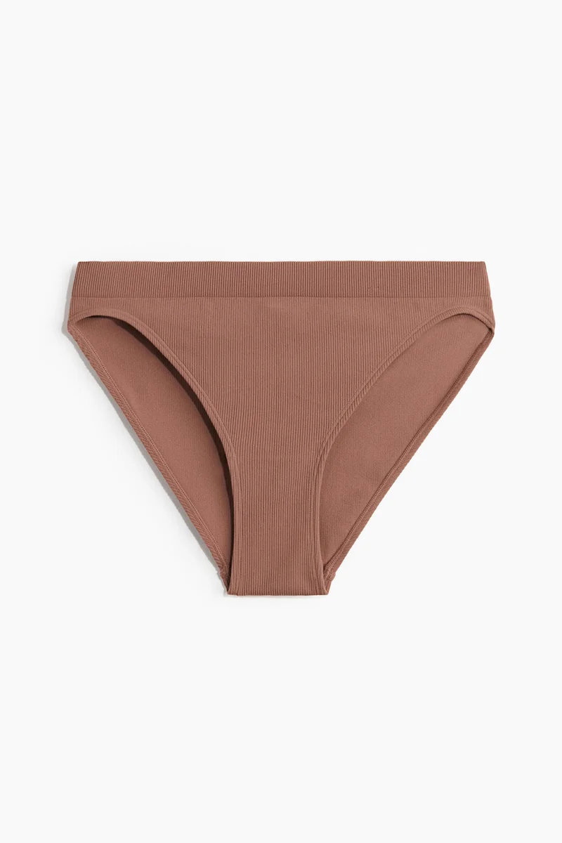 اتش اند ام سراويل بقصّة تشيكي بدون درزات