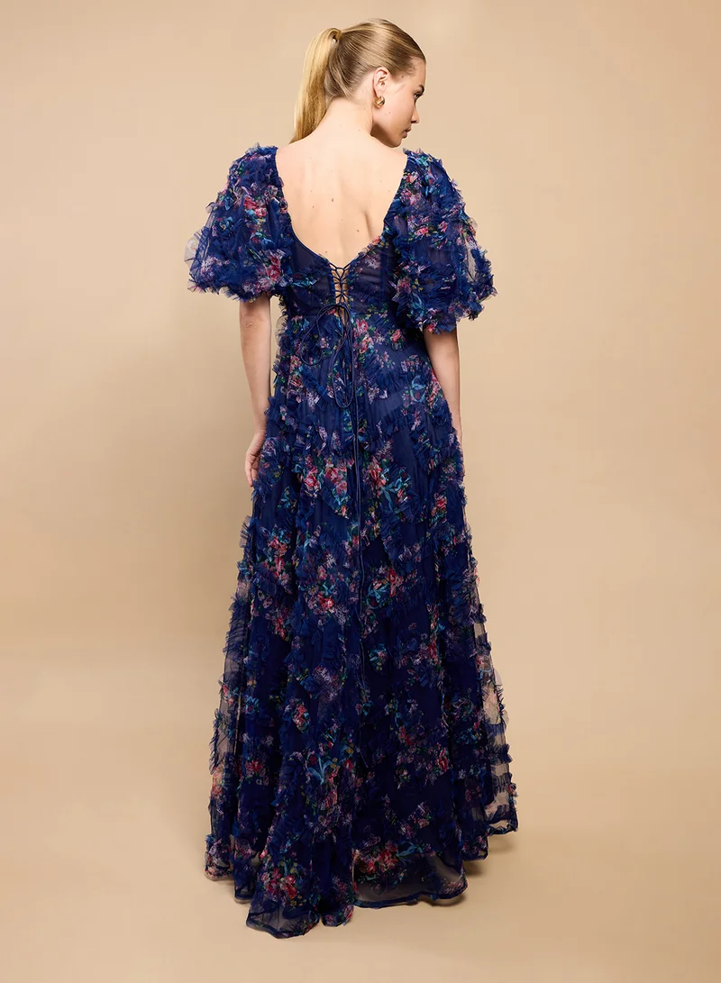 ليتل مسترس فستان ماكسي بأكمام منفوشة وياقة قلب بتفاصيل ريش