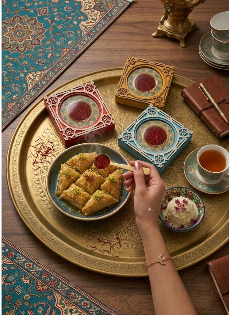 ZARCHIN Wooden Saffron Box and 1gm Super Negin Saffron - Image 5