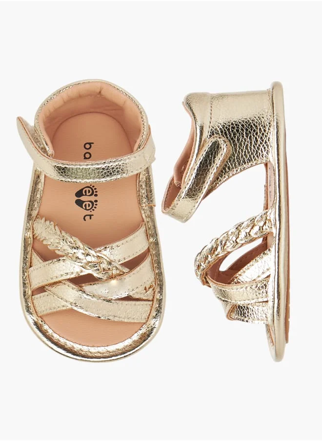 حافي القدمين Girls Textured Sandals with Hook and Loop Closure