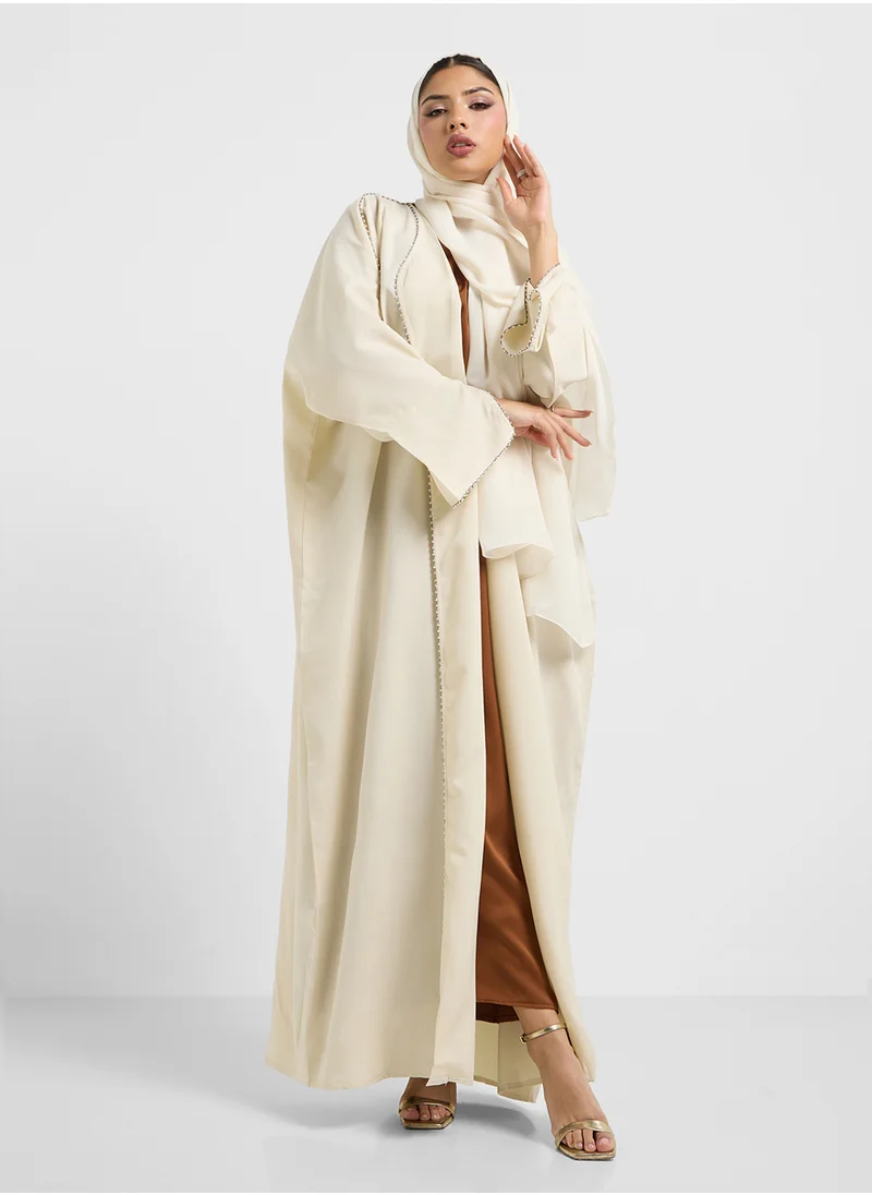 هيا كلوزيت Collared Neck Flared Sleeve Abaya