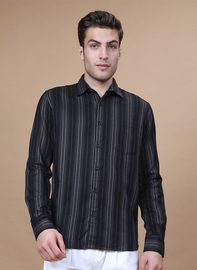 Hence Men Vertical Striped Spread Collar Cotton Casual Shirt - Image 1