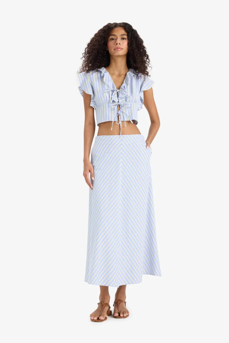 ديفاكتو Slim Fit V-neck Striped Sleeveless Blouse