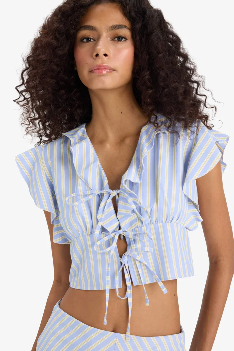 ديفاكتو Slim Fit V-neck Striped Sleeveless Blouse