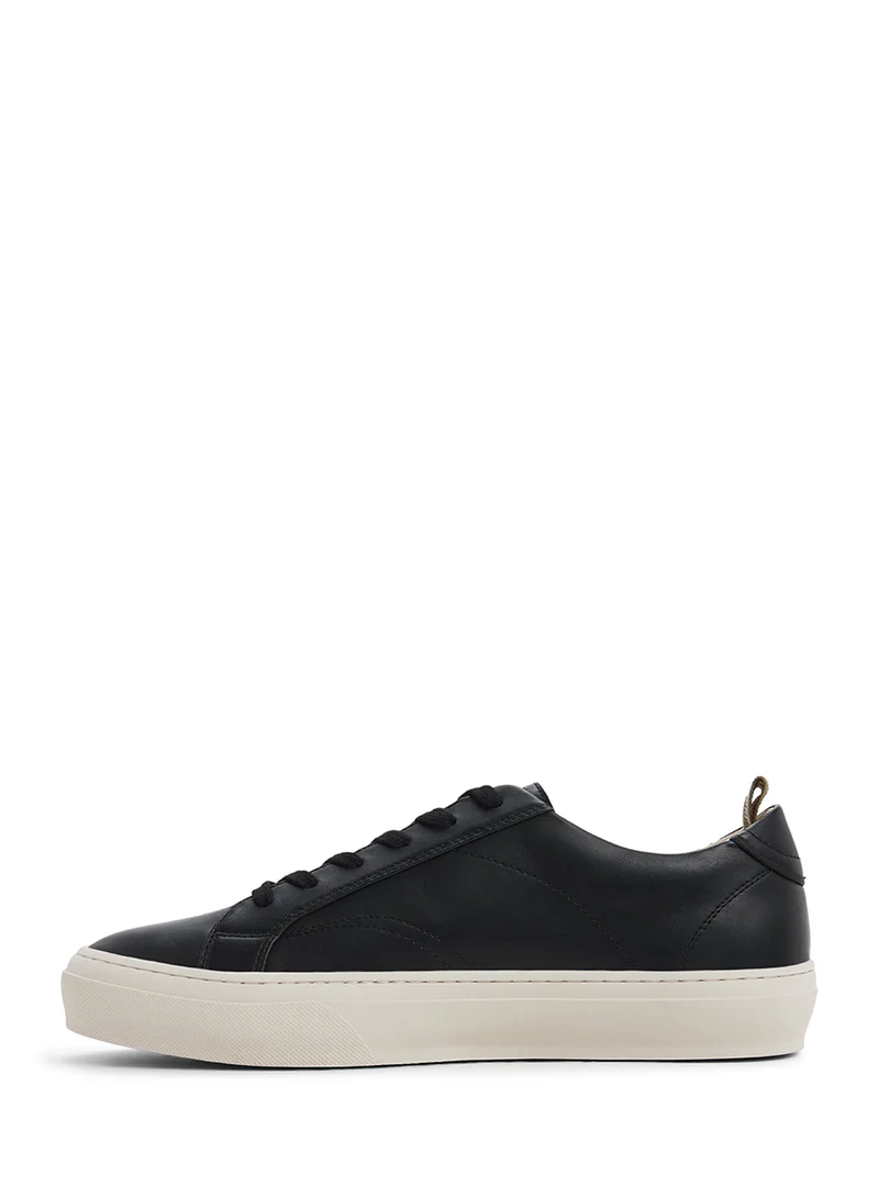 كول ات سبرنج Taser Low Top Sneakers