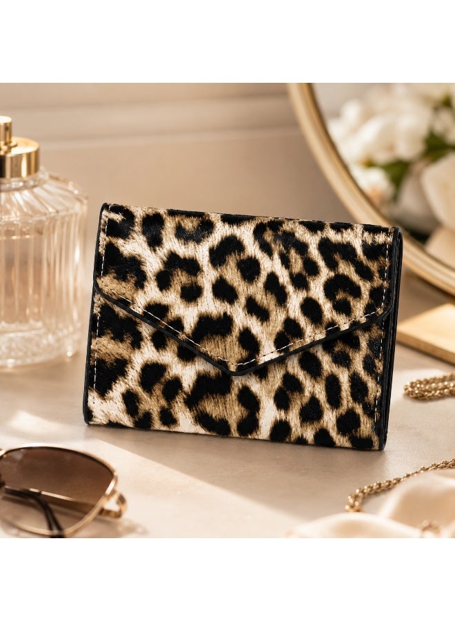 zoba Luxury women's wallet with a beige and black leopard print – stylish and modern design, high-quality material, practical and lightweight - Image 4