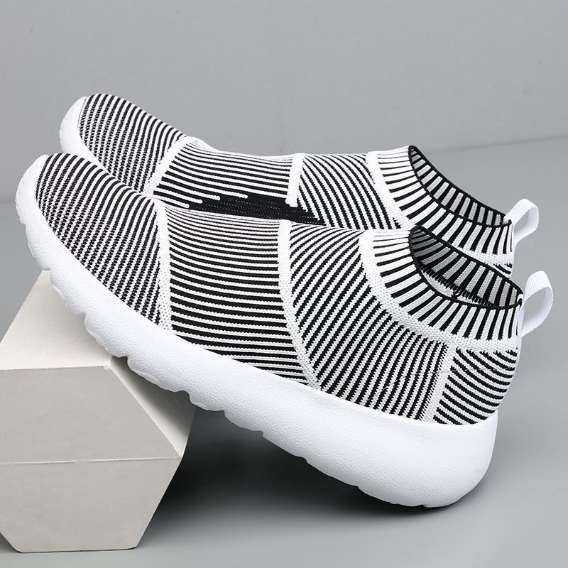 Light Walking Shoes Light Large Size Casual Socks Shoes For Men And Women Warm Lazy Sneakers Fly-Woven Sports Mesh Shoes - Image 2
