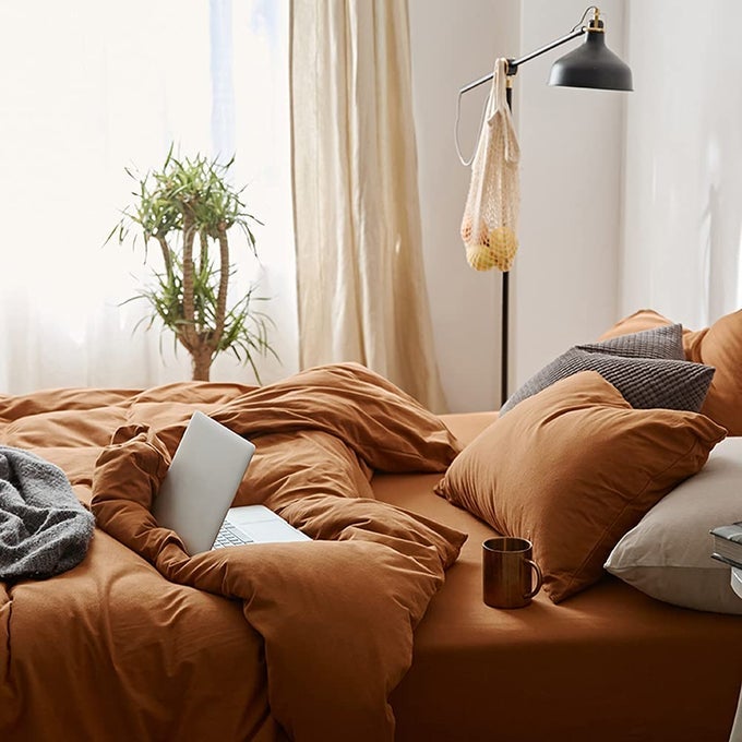 CARAMEL PUMPKIN DUVET COVER QUEEN SIZE BURNT ORANGE RUST MODERN MINIMALIST STYLE SOLID COLOR BEDDING SETS 3 PIECES SOFT MICROFIBER COMFORTER COVERS WITH ZIPPER CLOSURE FOR WOMEN MEN