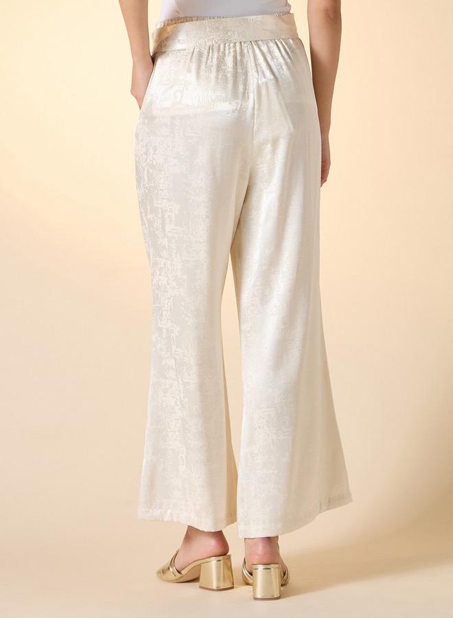 ايكونيك بنطلون بقصة عادية وساق واسعة وملمس بارز مع تفاصيل رباط من آيكونيك - Image 3