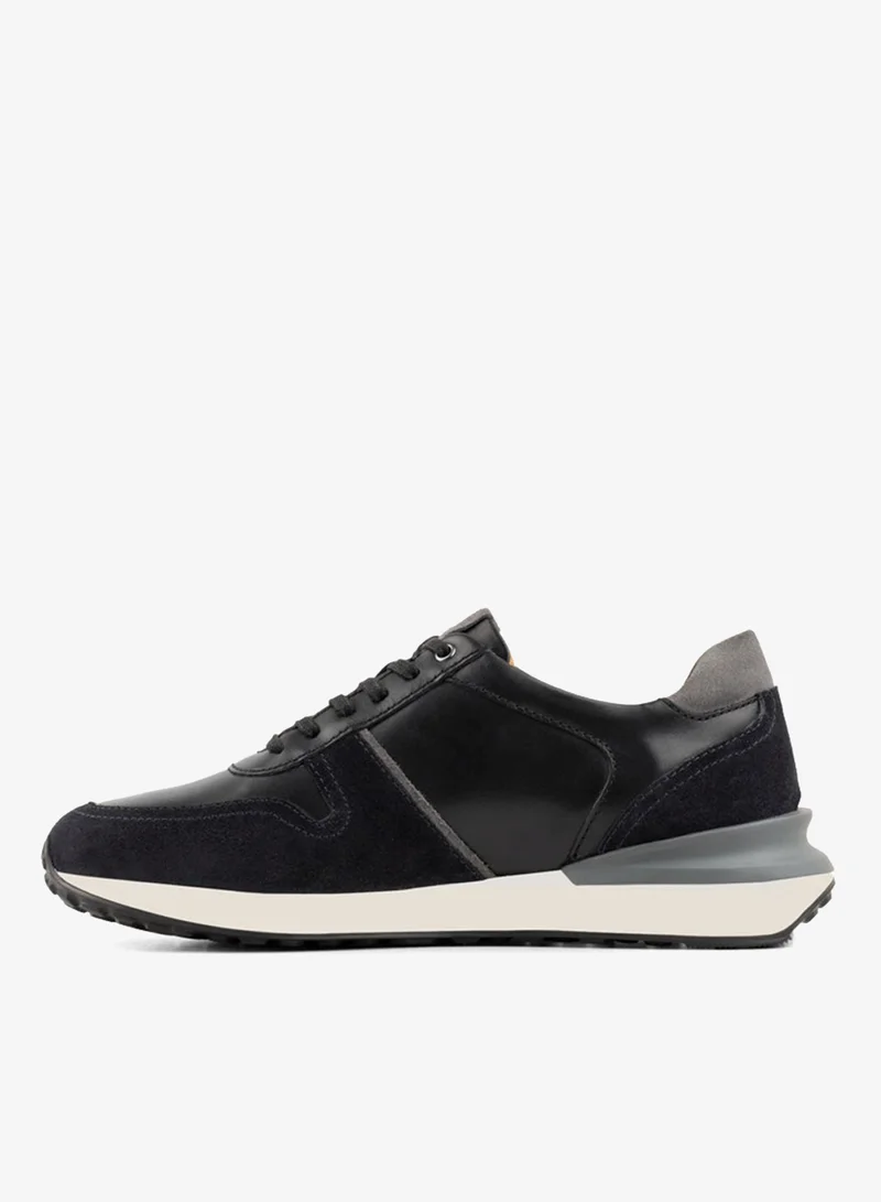 لانجوتش Men's Solaire Sneaker