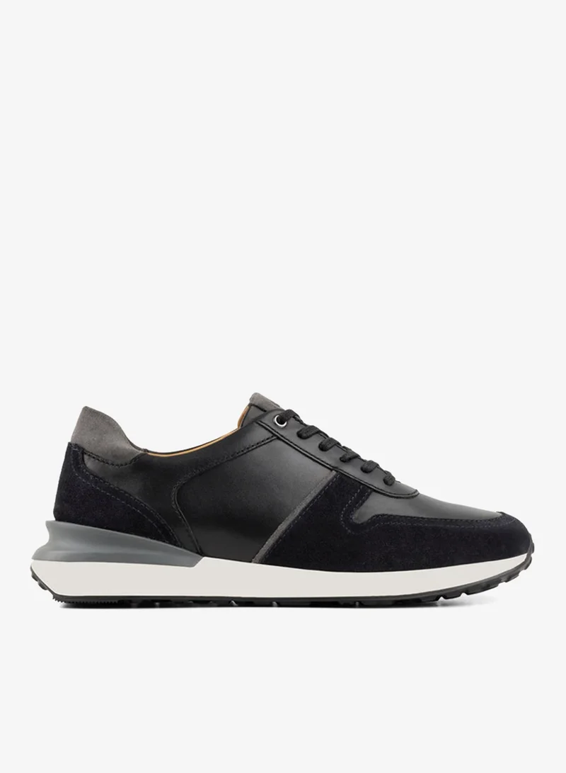 لانجوتش Men's Solaire Sneaker