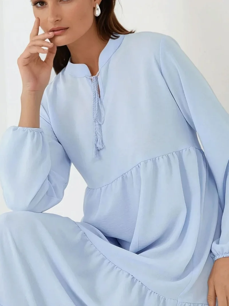 زوبعة فستان ماكسي بياقة دائرية مزين بأزرار