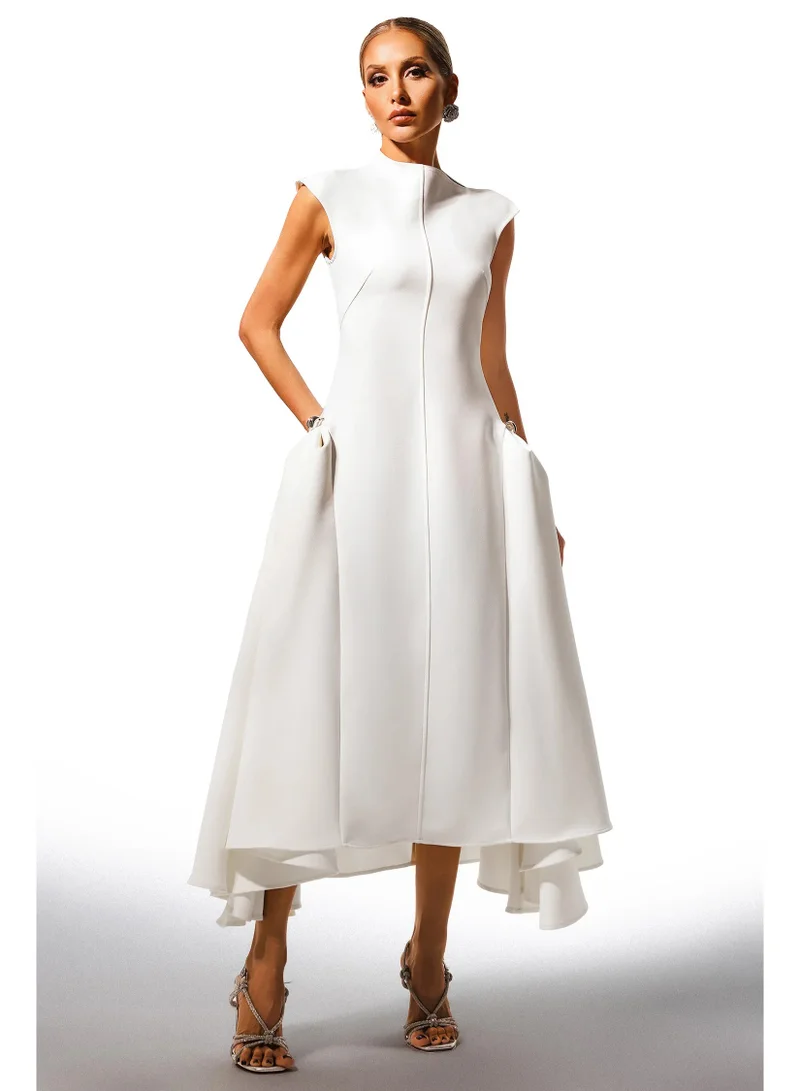 بيلا بارنيت فستان ماكسي بدون أكمام من باسا شوكر