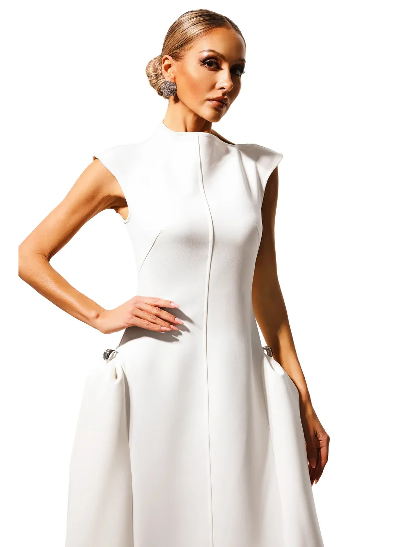 بيلا بارنيت فستان ماكسي بدون أكمام من باسا شوكر