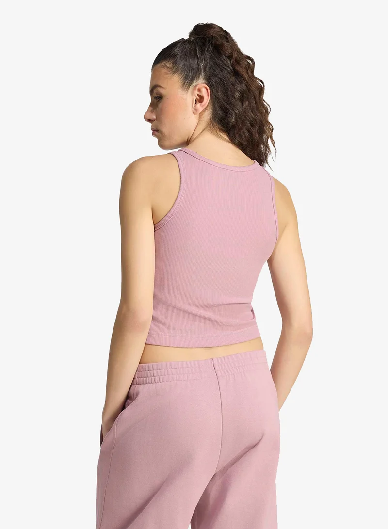 اديداس تانك بشعار صغير مضلع