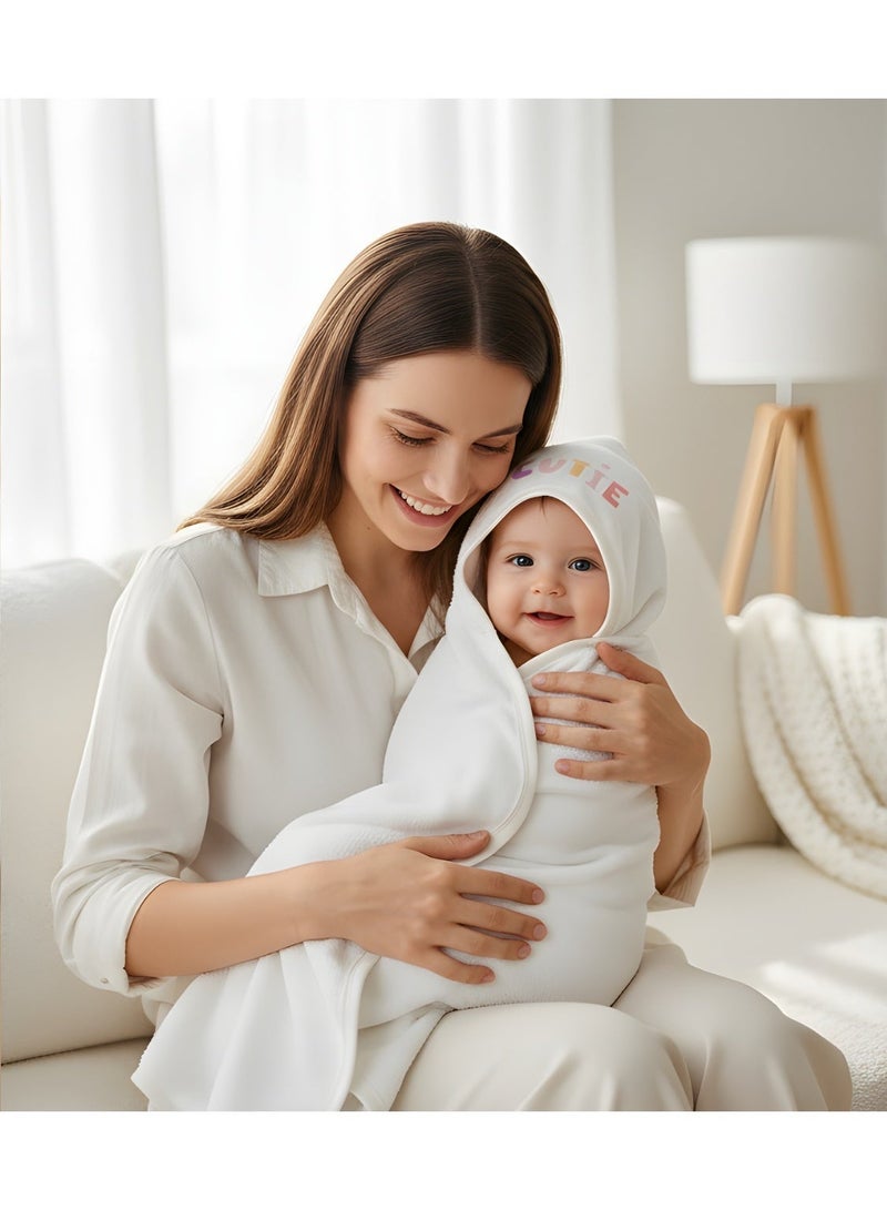 ماماز وان  بطانية قطنية بغطاء رأس للأطفال حديثي الولادة - ناعمة وجيدة التهوية | قماط دافئ بغطاء رأس للنوم والاستحمام وعربة الأطفال - Image 1