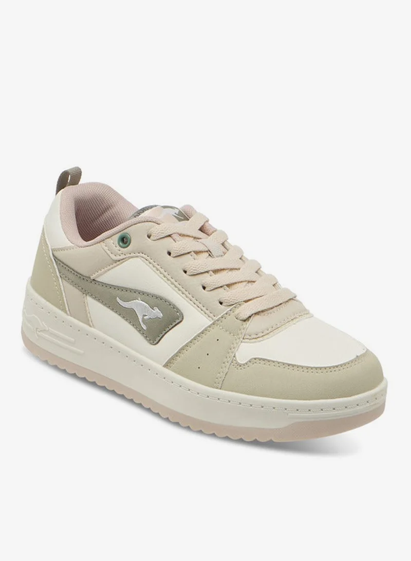 كانغاروس سنيكرز نسائي بأربطة وتفاصيل متباينة