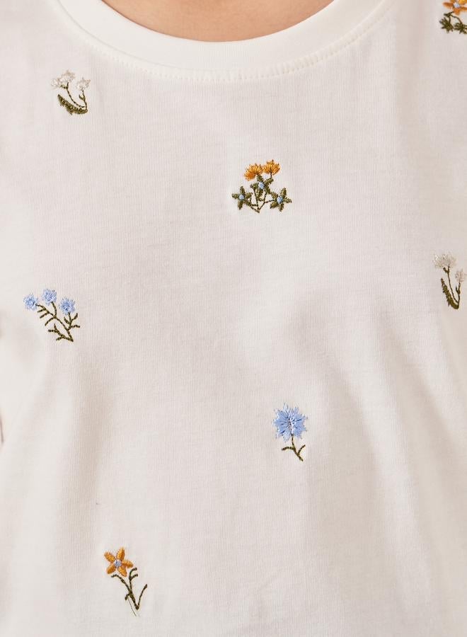 ستايلي تيشيرت بأكمام قصيرة مطرز - Image 3