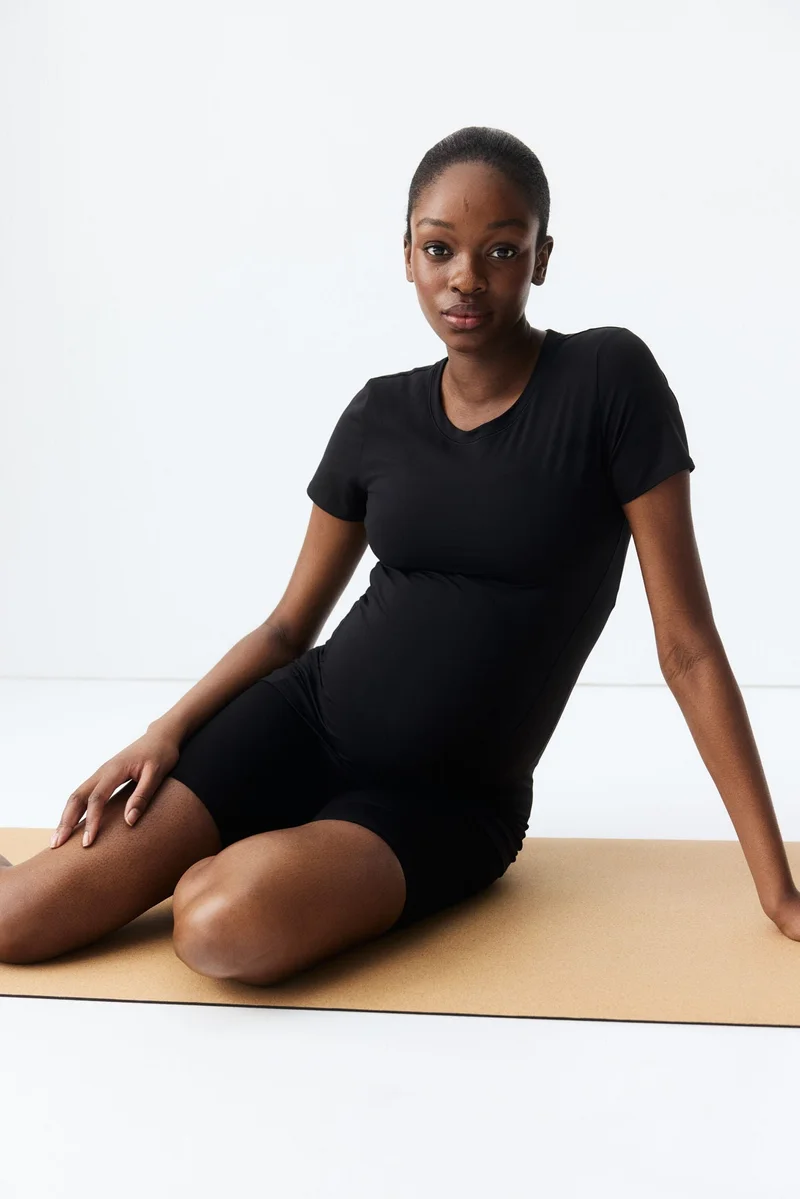 اتش اند ام بلوزة رياضية من تشكيلة ماما