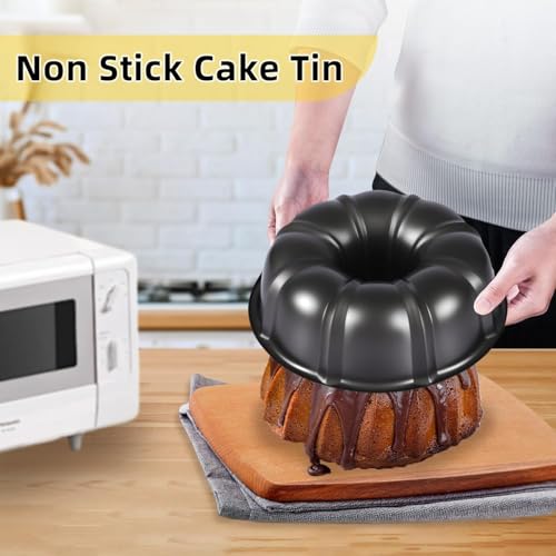 PureBake Non-Stick Bundt Cake Pan 8 Inch (20 cm) – Carbon Steel Fluted Tube Cake Tin, Heavy Duty Round Ring Mold for Pound Cake Baking, High Heat Resistant, Black - Image 3