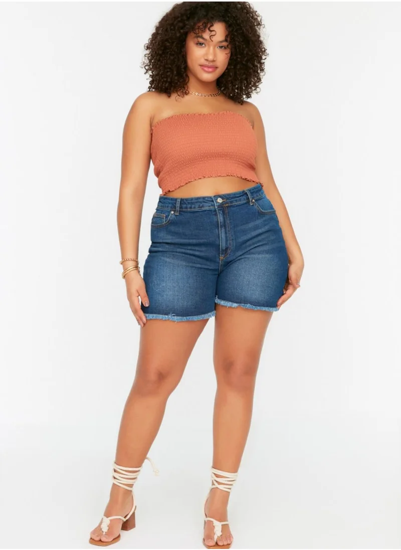Trendyol Curve Ripped Hem Denim Shorts