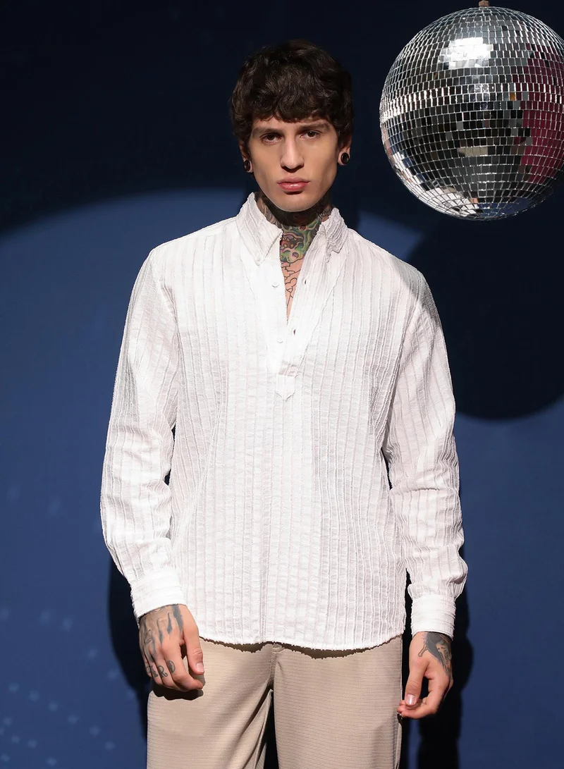 Campus Sutra Men's Daisy White Edge-Lined Half-Placket Shirt For Casual Wear | Spread Collar | Long Cuffed Sleeves | Half-Button Closure | Shirt Crafted With Comfort Fit For Everyday Wear