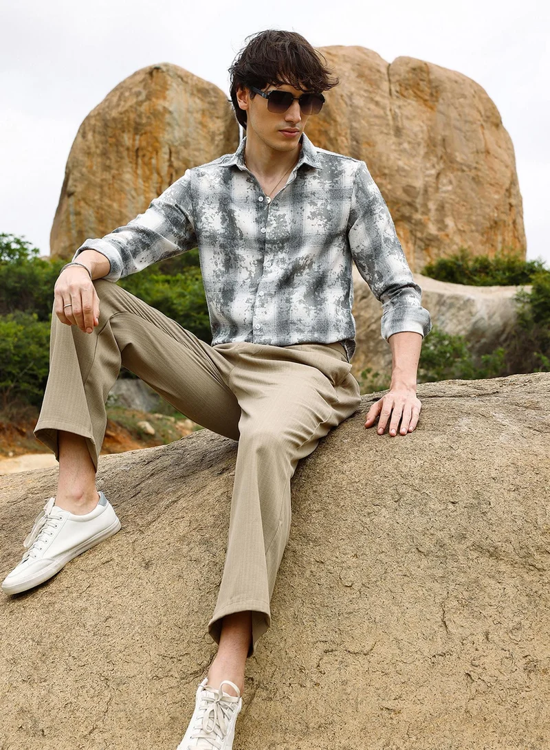 Campus Sutra Campus Sutra Men's Moon Grey Splash Check Shirt For Casual Wear | Spread Collar | Long Sleeve | Button Closure | Shirt Crafted With Comfort Fit For Everyday Wear
