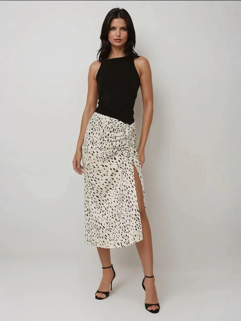 زوبعة تنورة ميدي ساتان ضيقة مطبوعة بفتحة