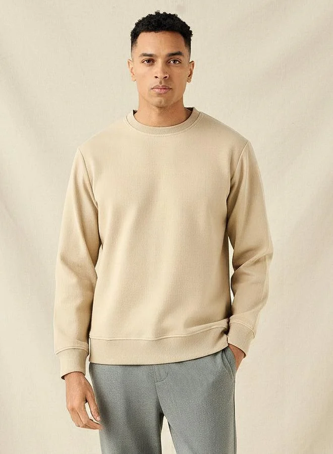 ايكونيك سويت شيرت رجالي كلاسيكي بقصة عادية