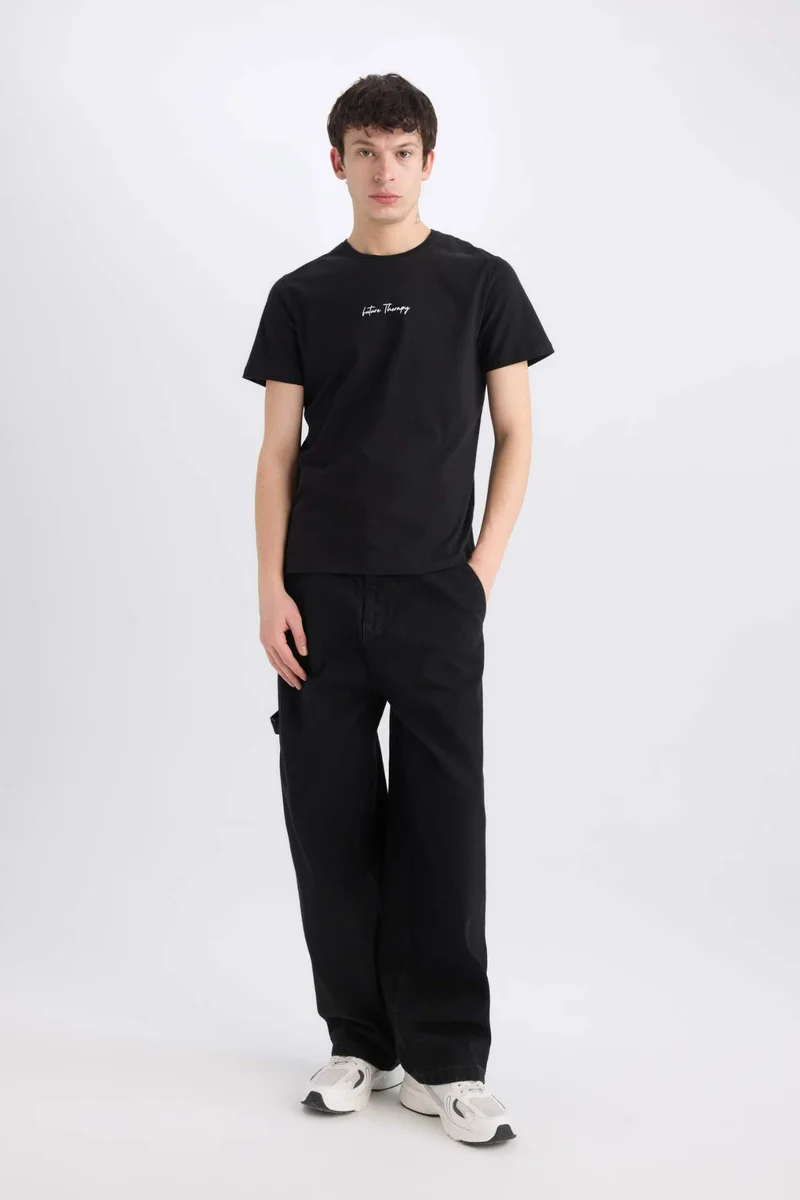 ديفاكتو Slim Fit Crew Neck Printed Short Sleeve T-Shirt