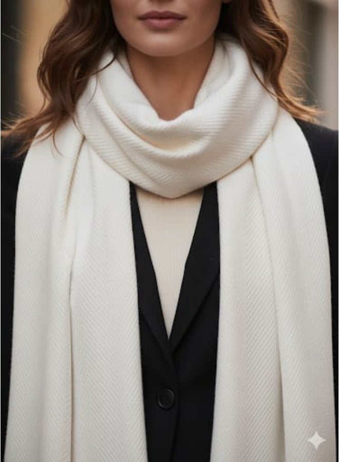 Elegant long white scarf for women, soft and warm, suitable for winter, made of wool. - Image 2