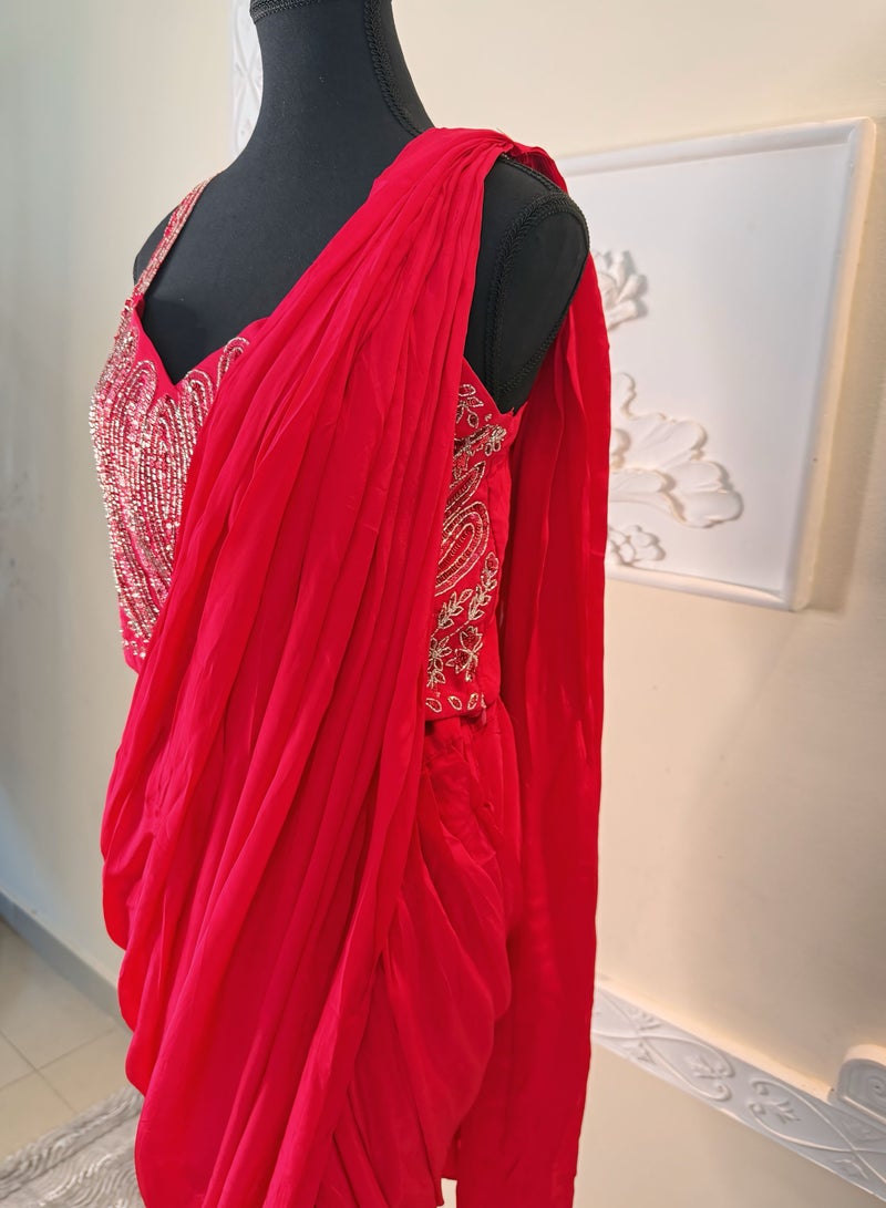 Queens Landing Fashion Red Chiffon Saree||Lightweight Saree for Festive Events||Traditional Indian Saree with Blouse||Embroidered Border Chiffon Saree||Elegant Red Saree for Special Occasions  - Image 3